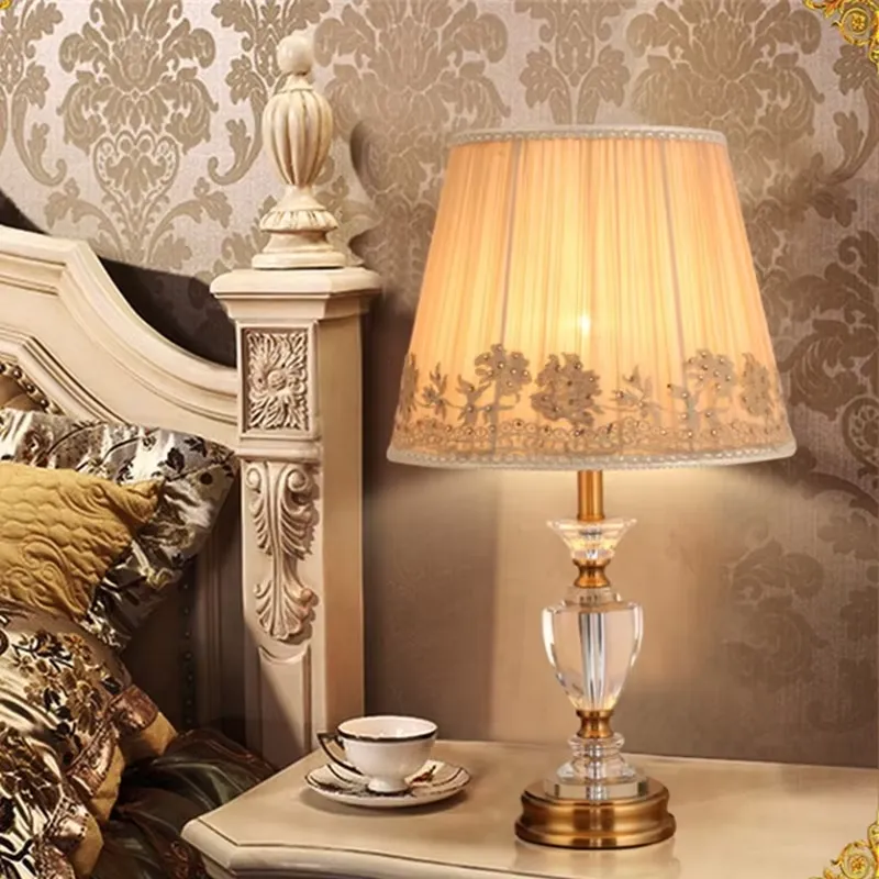 مصباح طاولة LED كريستالي عصري  - مراجعة Light Switch وسعره